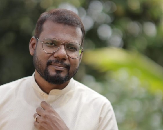 ക്യാപ്റ്റൻ ആകാൻഷ് ; പൈലറ്റ് ട്രെയിനിങ് പാഷനാക്കിയ സംരംഭകൻ